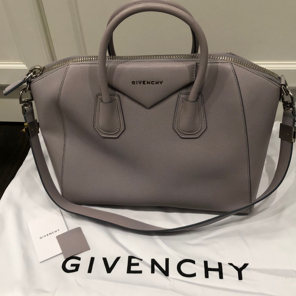 Givenchy Medium Antigona